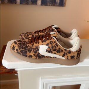 TOP Moda Leopard Print Sneakers with White Accent and Brown Laces
